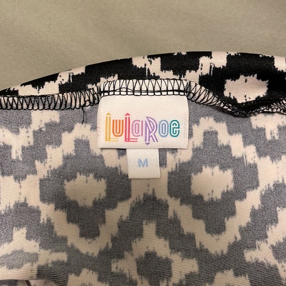 LuLaRoe skirt size Medium like new - Picture 3 of 4